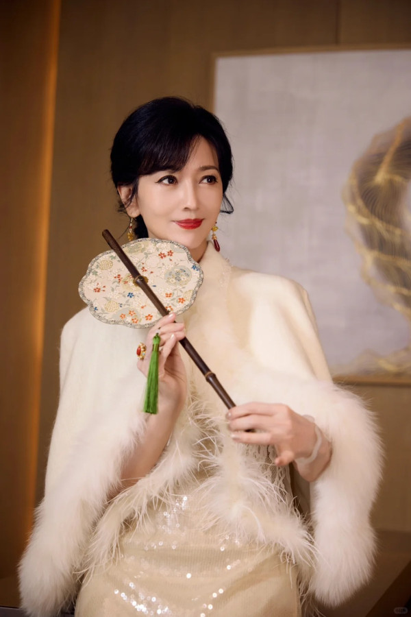 網民機場偶遇TVB最美凍齡花旦! 1理由竟行禮遇通道!生圖狀態惹熱議