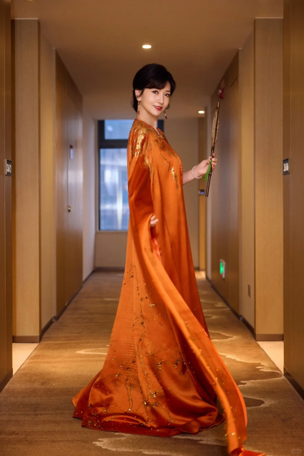 網民機場偶遇TVB最美凍齡花旦! 1理由竟行禮遇通道!生圖狀態惹熱議