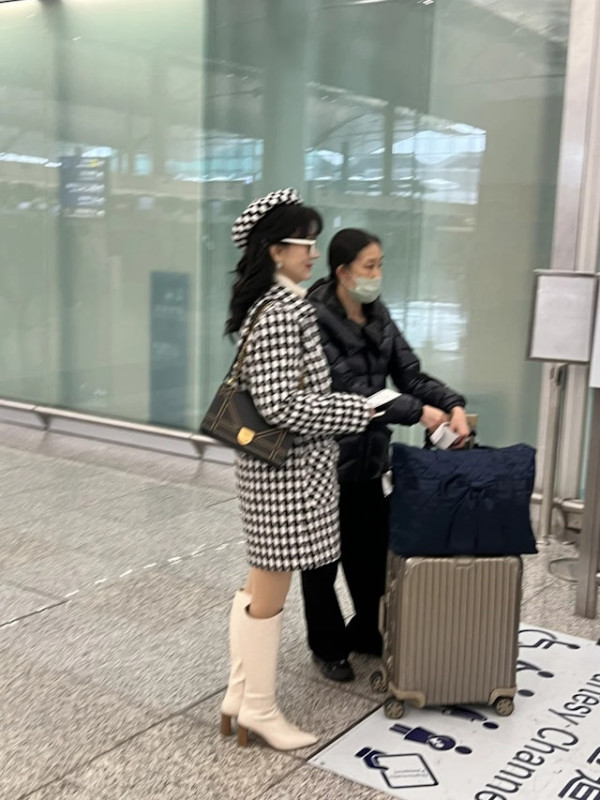 網民機場偶遇TVB最美凍齡花旦! 1理由竟行禮遇通道!生圖狀態惹熱議