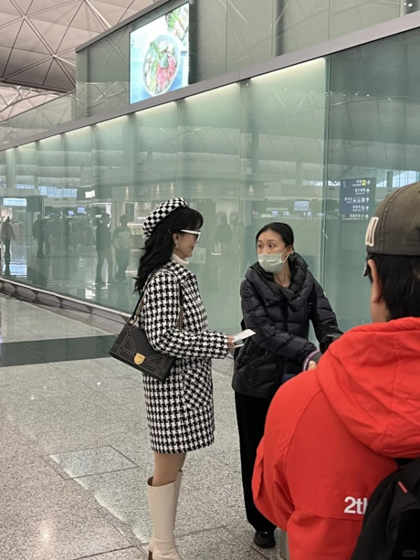 網民機場偶遇TVB最美凍齡花旦! 1理由竟行禮遇通道!生圖狀態惹熱議