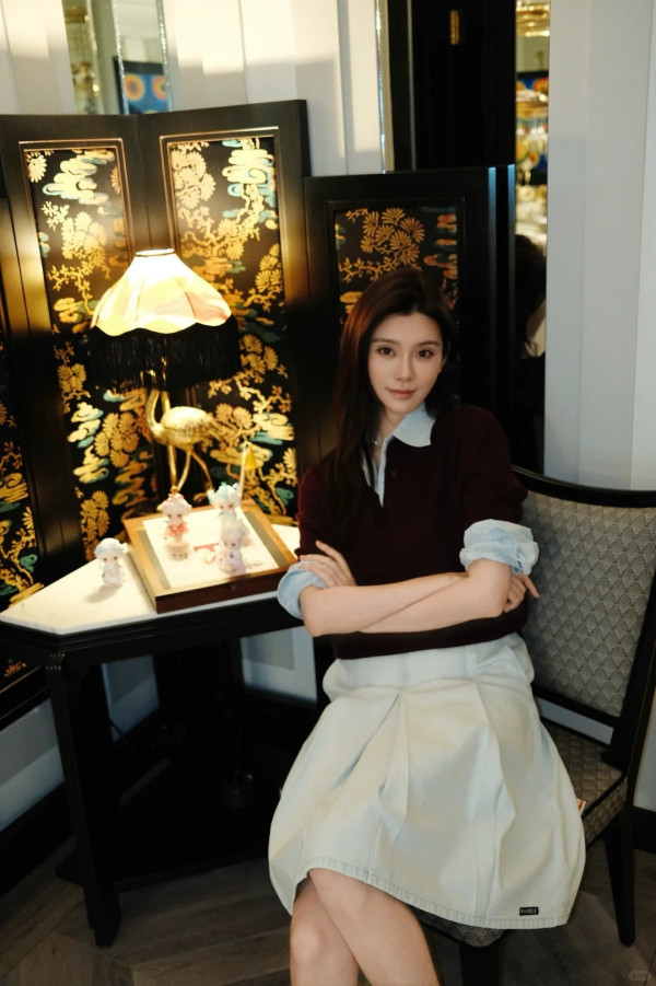 奚夢瑤孖奶奶行街1細節揭真實關係！獲梁安琪贈46億禮！身上Hermès成焦點 