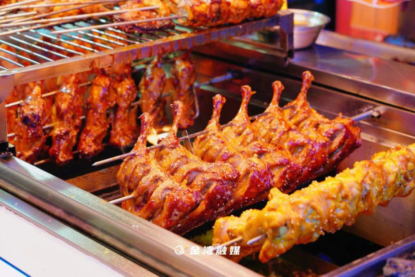 珠海科技學院南門夜市（圖片來源：珠海金灣微信公眾號）