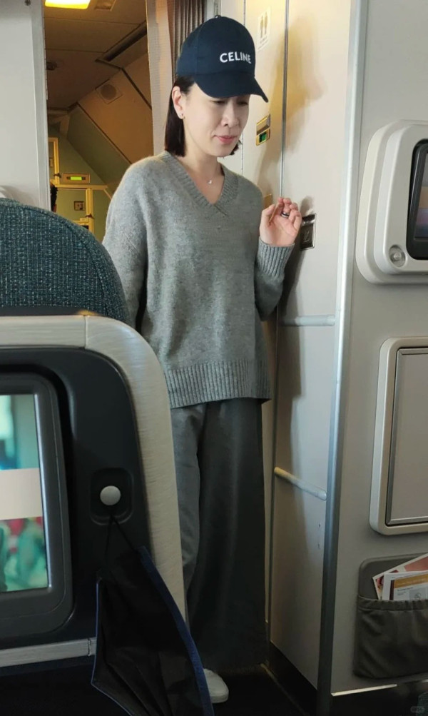 內地客偷拍空姐放小紅書 標注黑絲美腿 ANA官方發聲要求刪文 