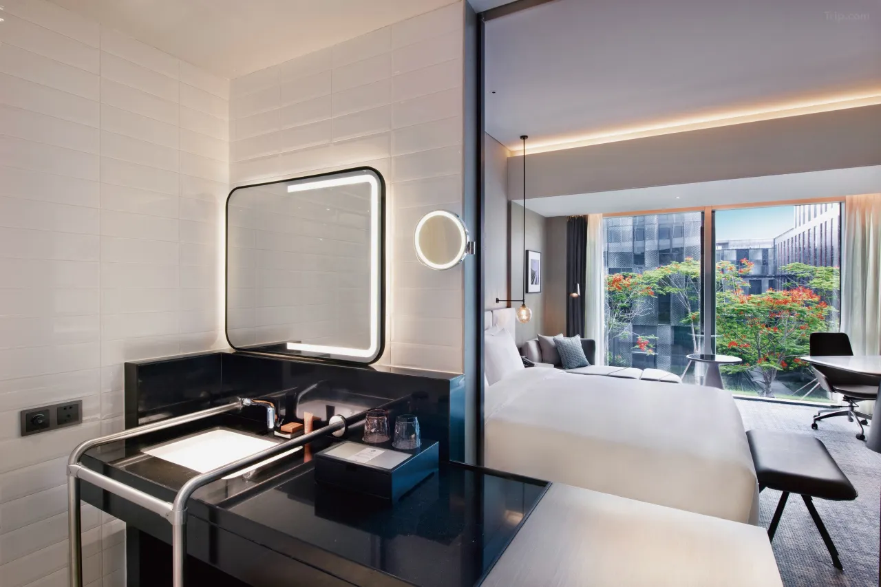 深圳國際會展中心皇冠假日酒店(圖片來源︰Trip.com) 深圳國際會展中心皇冠假日酒店(圖片來源︰Trip.com)