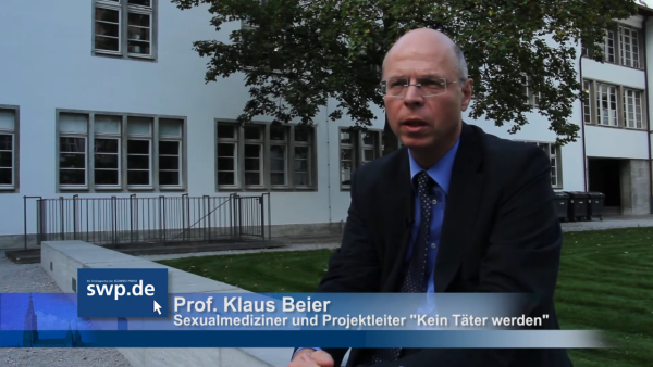 德國教授Klaus Beier（克勞斯·拜爾）（圖片來源：YouTube@SÜDWESTPRESSE）