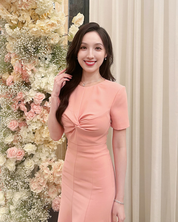 女神海兒公開魔鬼身材豐胸餐單 減肥20磅仍然不瘦胸全靠一個秘訣
