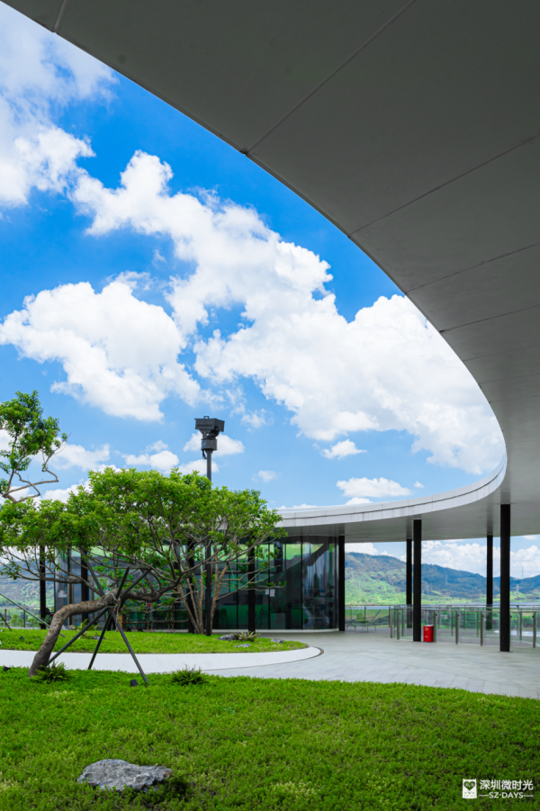 深圳最大城市公園！光明新地標 巨無霸飛碟 絕美天空之鏡 360°觀景台飽覽城市風光 