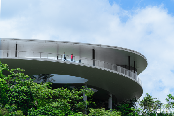 深圳最大城市公園！光明新地標 巨無霸飛碟 絕美天空之鏡 360°觀景台飽覽城市風光 