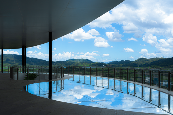 深圳最大城市公園！光明新地標 巨無霸飛碟 絕美天空之鏡 360°觀景台飽覽城市風光 