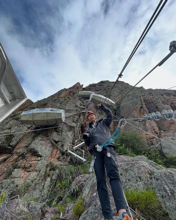 梁芷珮秘魯懸崖酒店浸浴成就解鎖 400米高酒店盡覽美景 想入住要有呢種技能？ 