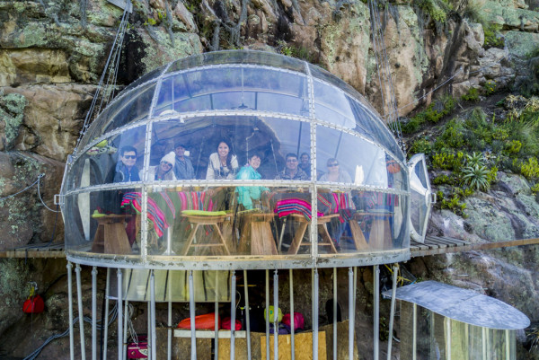 梁芷珮秘魯懸崖酒店浸浴成就解鎖 400米高酒店盡覽美景 想入住要有呢種技能？ 