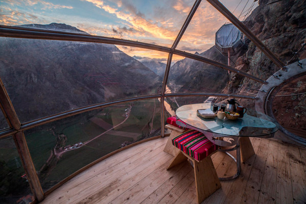 梁芷珮秘魯懸崖酒店浸浴成就解鎖 400米高酒店盡覽美景 想入住要有呢種技能？ 