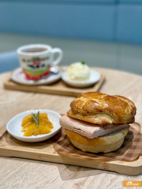 全日免收加一！灣仔清新打卡淺藍白咖啡店  鵝肝菠蘿包／奶茶焦糖燉蛋／明太子蟹肉意粉