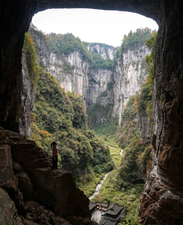 重慶旅遊10大必去特色景點 洪崖洞夜景、 世界文化遺產大足石刻、李子壩輕軌 
