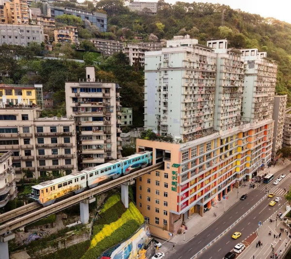 重慶旅遊10大必去特色景點 洪崖洞夜景、 世界文化遺產大足石刻、李子壩輕軌 