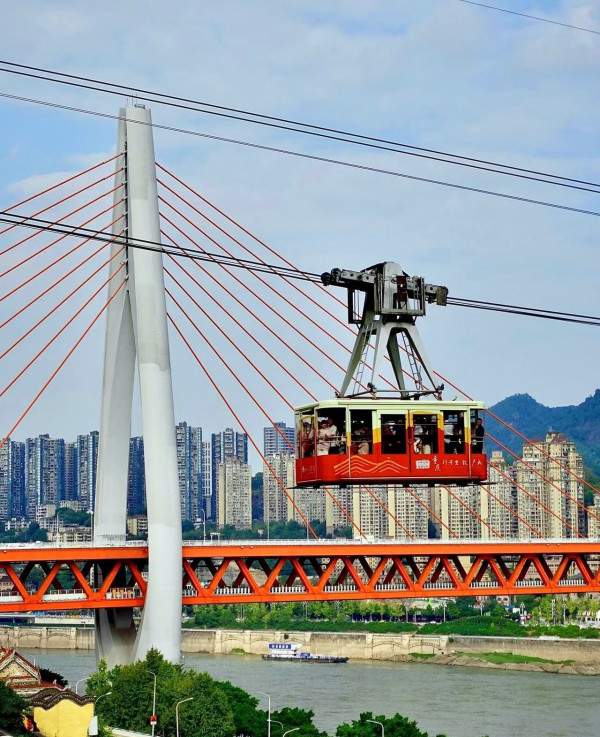 重慶旅遊10大必去特色景點 洪崖洞夜景、 世界文化遺產大足石刻、李子壩輕軌 