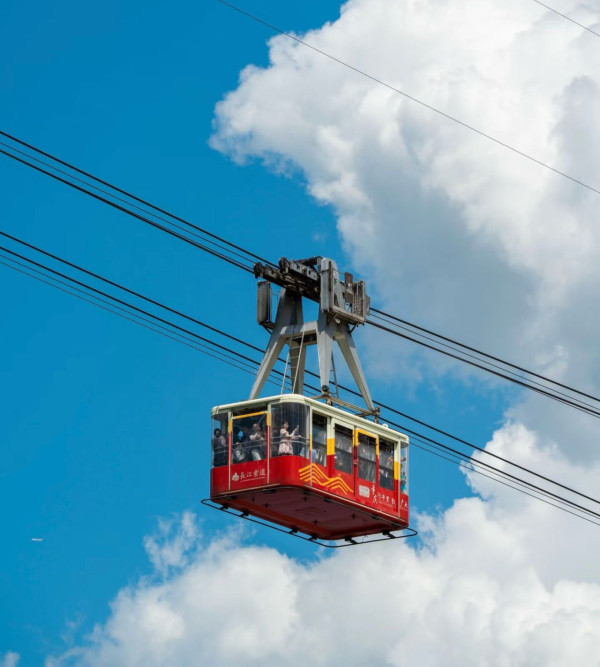 重慶旅遊10大必去特色景點 洪崖洞夜景、 世界文化遺產大足石刻、李子壩輕軌 