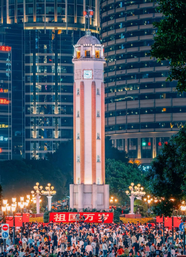 重慶旅遊10大必去特色景點 洪崖洞夜景、 世界文化遺產大足石刻、李子壩輕軌 