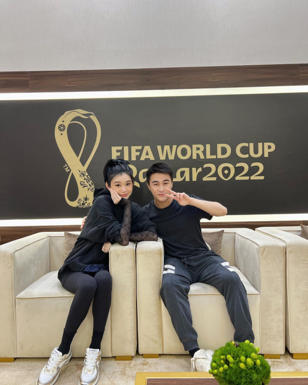 52歲不老香港女神被空姐求合照 毫無歲月痕跡 大讚1舉動超親民 