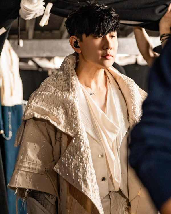 林俊傑台灣演唱會2025搶票攻略｜JJ六月台北大巨蛋辦2場！附票價/購票連結/經典歌 