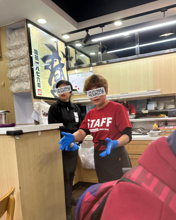 知名燒味店拒導盲犬入內惹議 網民：永遠唔會幫襯／警員建議投訴平機會