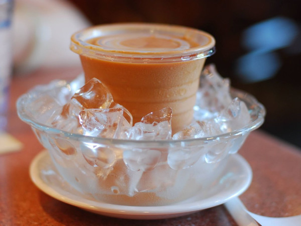 黑白奶茶一連10日免費送港式奶茶！設藝術展參與打卡再送太興奶茶+紀念品