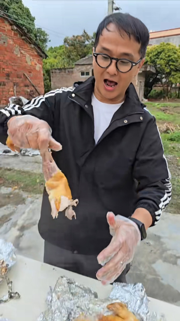 網民偶遇前TVB靚仔藝人蔡子健 大讚友善沒有架子 現轉行於理工大學做講師