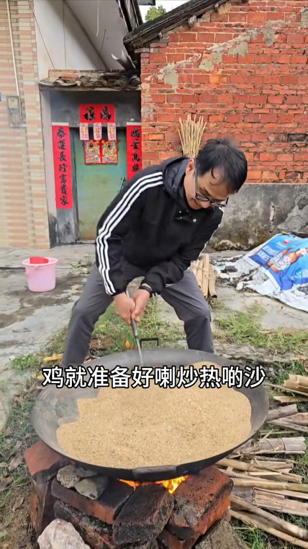 網民偶遇前TVB靚仔藝人蔡子健 大讚友善沒有架子 現轉行於理工大學做講師