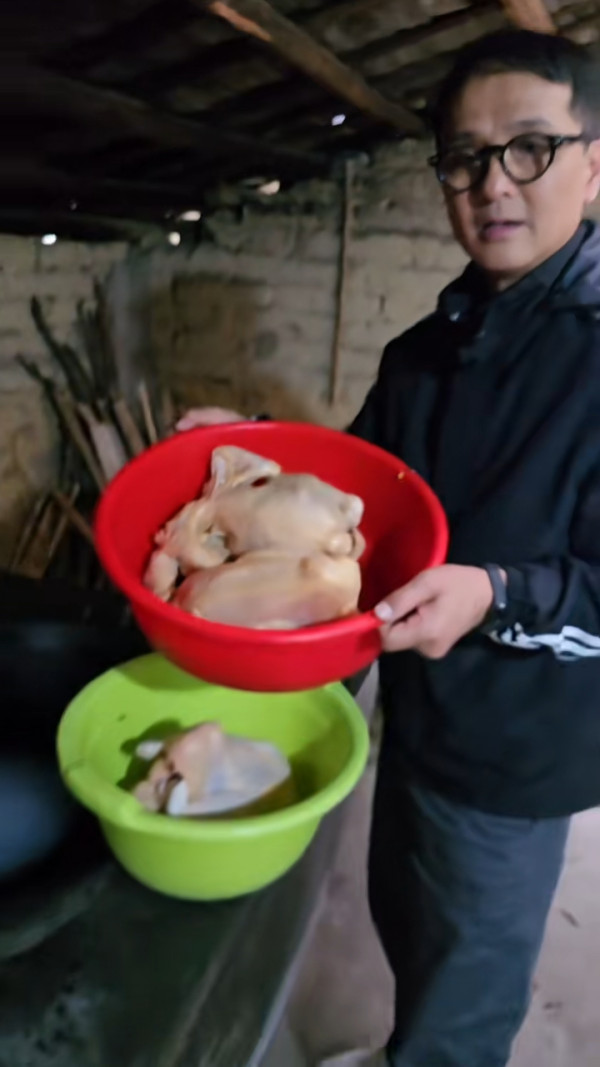 網民偶遇前TVB靚仔藝人蔡子健 大讚友善沒有架子 現轉行於理工大學做講師