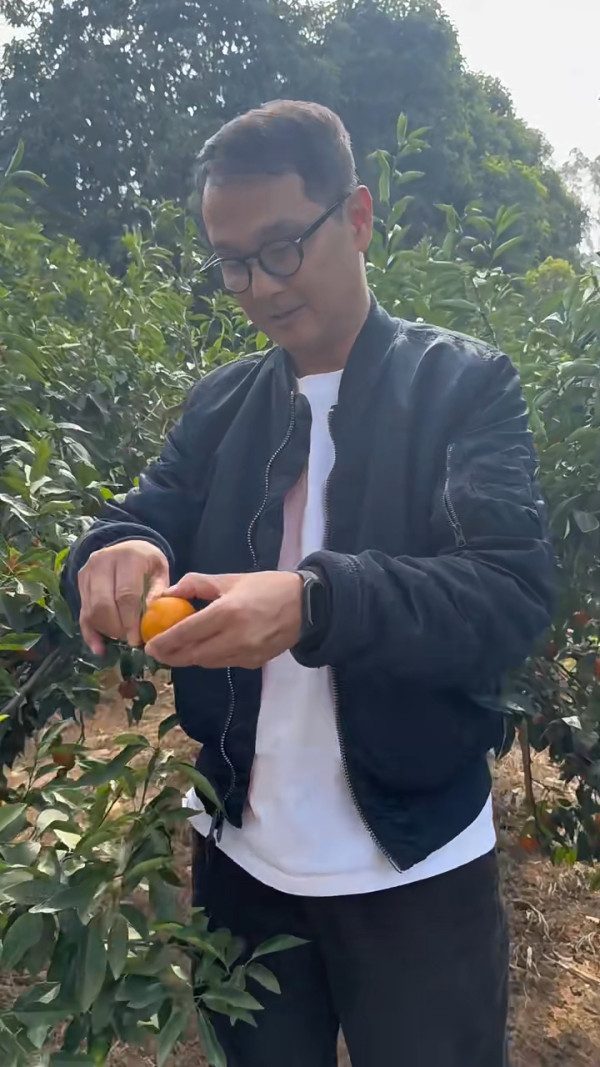 網民偶遇前TVB靚仔藝人蔡子健 大讚友善沒有架子 現轉行於理工大學做講師