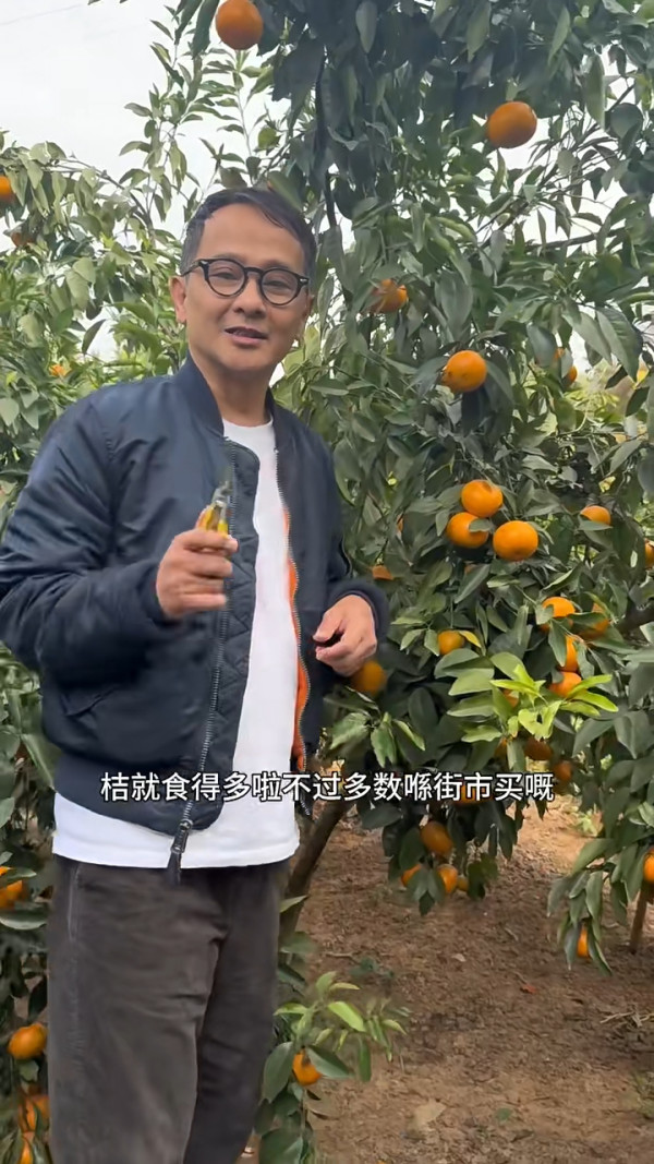 網民偶遇前TVB靚仔藝人蔡子健 大讚友善沒有架子 現轉行於理工大學做講師