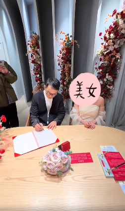 網民偶遇前TVB靚仔藝人蔡子健 大讚友善沒有架子 現轉行於理工大學做講師