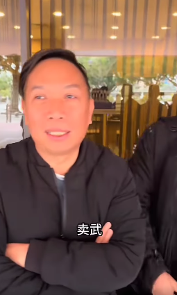 網民偶遇前TVB靚仔藝人蔡子健 大讚友善沒有架子 現轉行於理工大學做講師