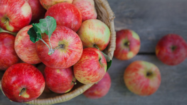什麼時間食蘋果最好？營養師揭最佳食用時機不易肥！忌用鹽水長浸蘋果營養大流失
