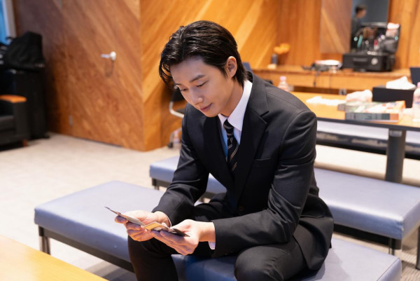 朴敘俊IG新相1字疑暗諷金秀賢？《橫豎研究所》即時留言3句！粉絲不滿過度解讀！ 