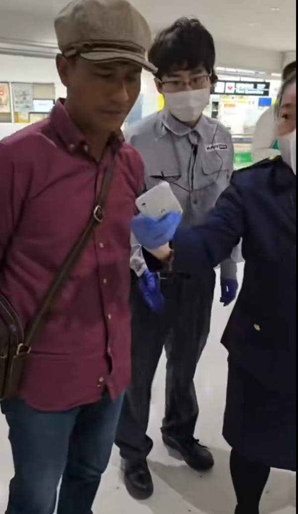 遊日夫婦誤取行李箱驚見24公斤大麻 遭扣留10小時調查 夫婦下場如此 