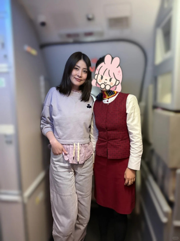 52歲不老香港女神被空姐求合照 毫無歲月痕跡 大讚1舉動超親民 