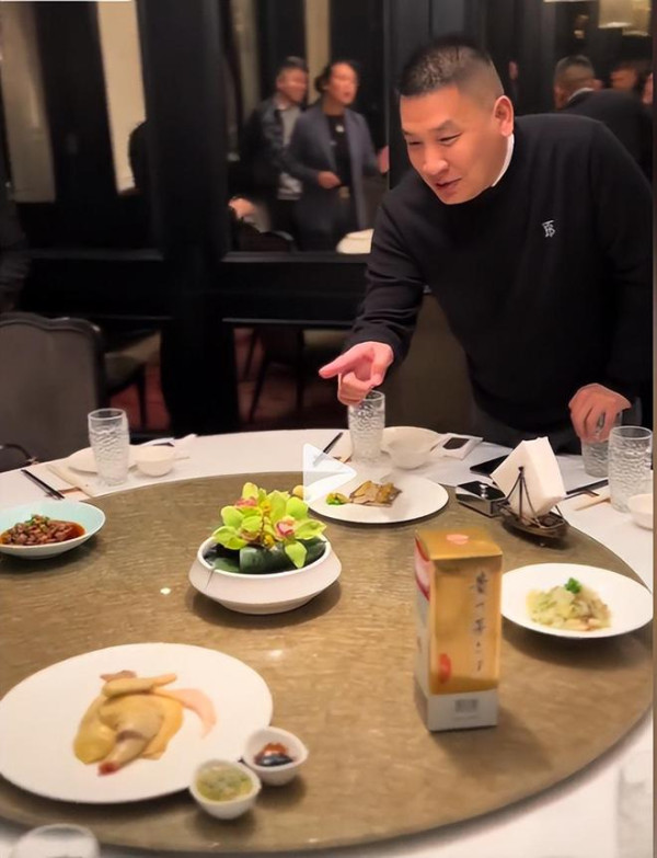 連鎖餐廳賣天價福州炒飯！連茶位3位數埋單／跟餐可樂成網民焦點