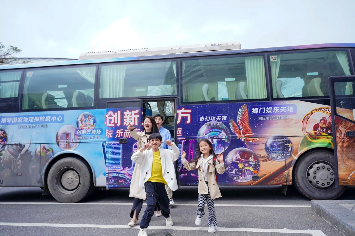 「港珠澳大橋珠海口岸專線」免費穿梭巴士(圖片來源:創新方) 「港珠澳大橋珠海口岸專線」免費穿梭巴士(圖片來源:創新方)