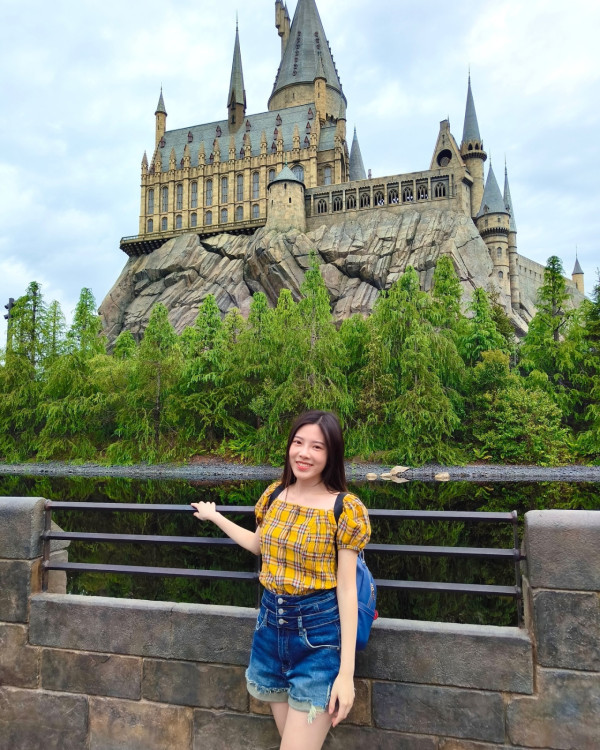 聲夢小花遊韓打卡被封「港版大長今」 港大醫科生與同屆男學員蜜運中