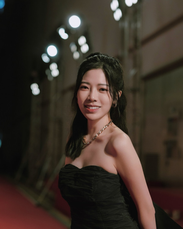 聲夢小花遊韓打卡被封「港版大長今」 港大醫科生與同屆男學員蜜運中