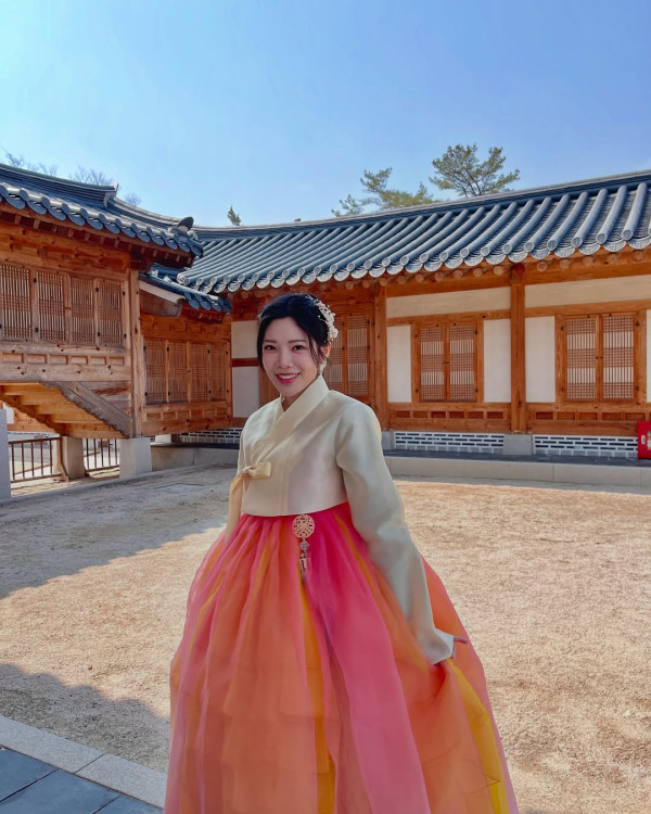 聲夢小花遊韓打卡被封「港版大長今」 港大醫科生與同屆男學員蜜運中