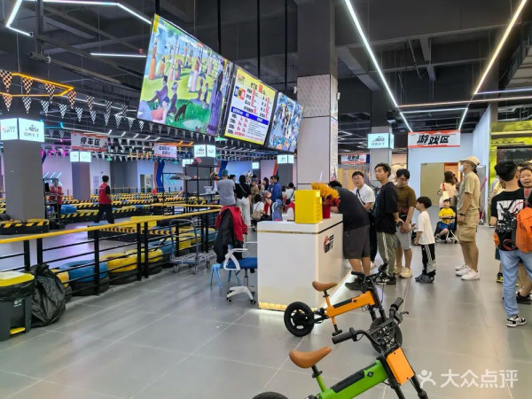 錕鵬卡丁運動中心(圖片來源:大眾點評) 錕鵬卡丁運動中心(圖片來源:大眾點評)