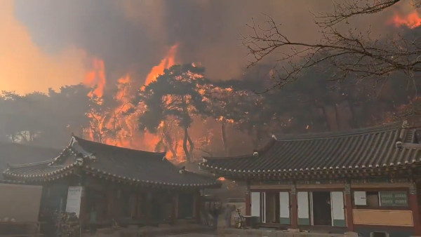 遊韓注意｜韓國各地山火持續 至少4名消防員殉職 有千年古寺被燒毀 