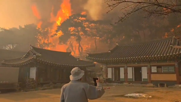 遊韓注意｜韓國各地山火持續 至少4名消防員殉職 有千年古寺被燒毀 