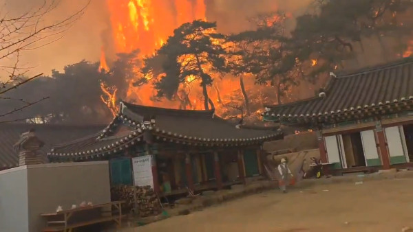 遊韓注意｜韓國各地山火持續 至少4名消防員殉職 有千年古寺被燒毀 