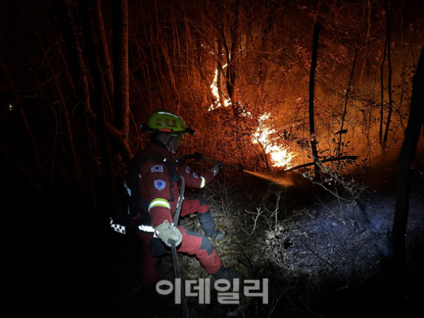 遊韓注意｜韓國各地山火持續 至少4名消防員殉職 有千年古寺被燒毀 