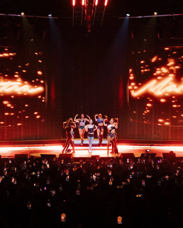 網友睇Jennie演唱會後座遇金智媛！超近距離生圖！1舉動極親民！ 