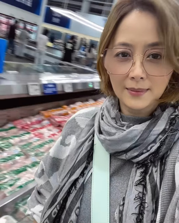 「七魔女」性感成員深圳山姆爆買! 購物車1物惹討論 網民:乜可以過關咩?