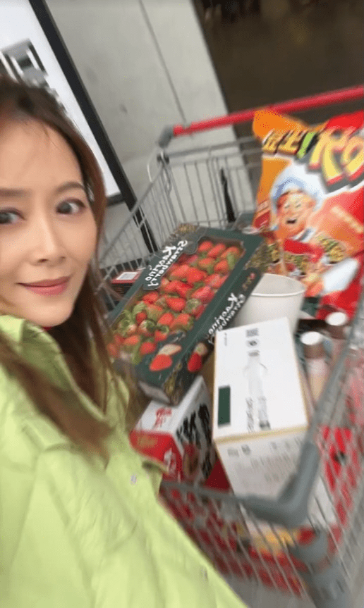 「七魔女」性感成員深圳山姆爆買! 購物車1物惹討論 網民:乜可以過關咩?